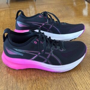 WOMEN’S ASICS KAYANO 31 size 9 Wide Running Shoes